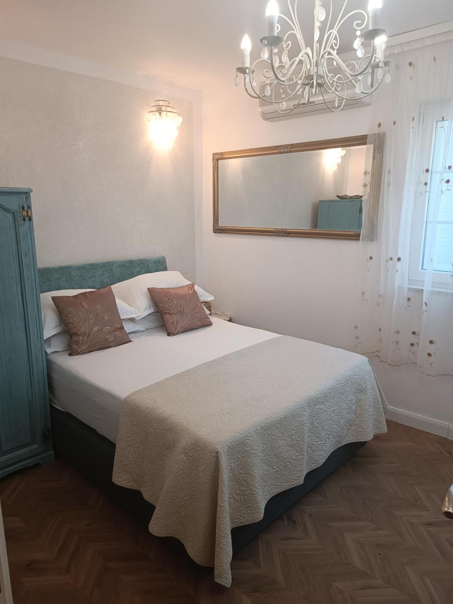 Apartment Golden Sunrise - 4 Ul.Petra Svacica11 바스카보다 외부 사진