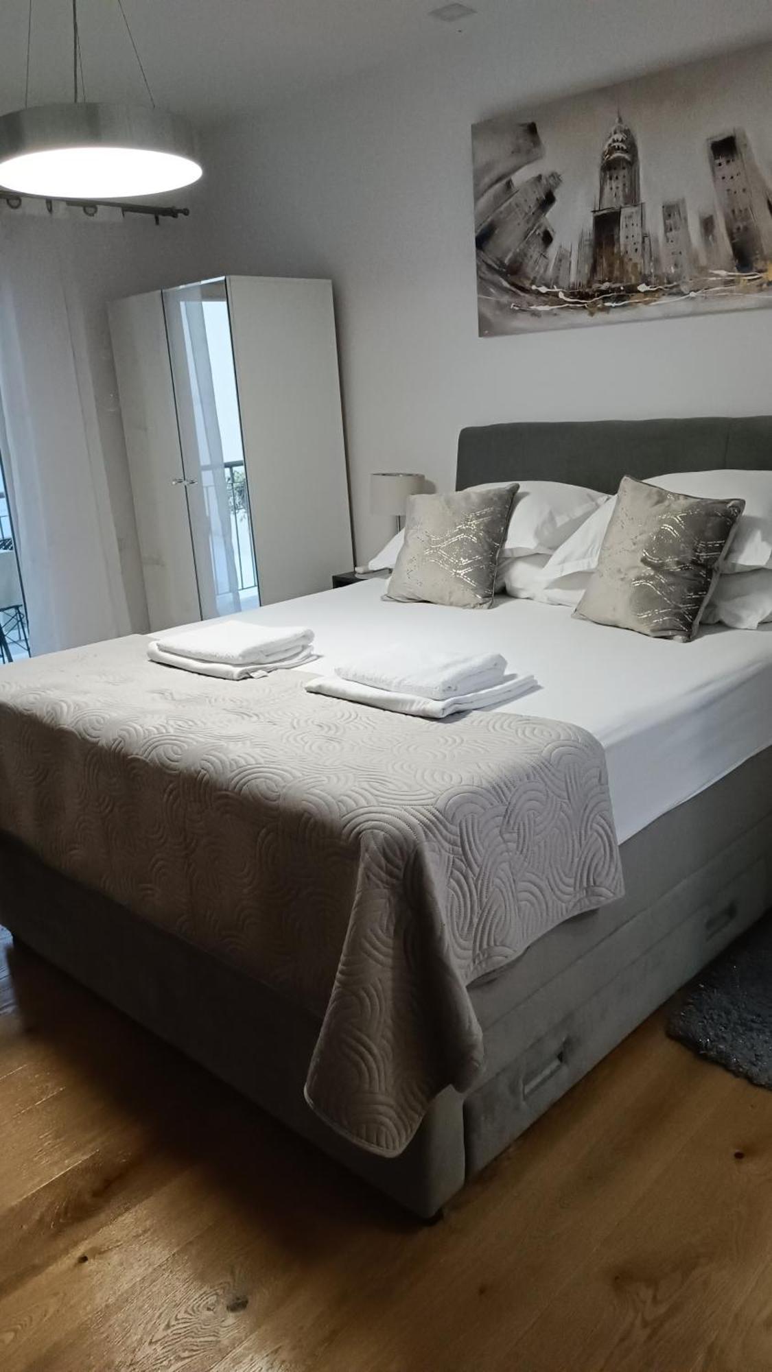Apartment Golden Sunrise - 4 Ul.Petra Svacica11 바스카보다 외부 사진