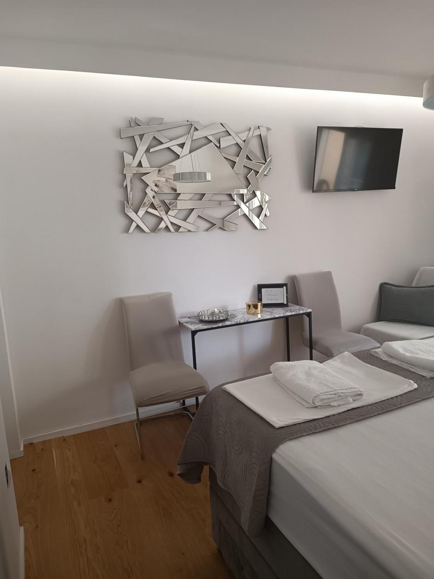 Apartment Golden Sunrise - 4 Ul.Petra Svacica11 바스카보다 외부 사진