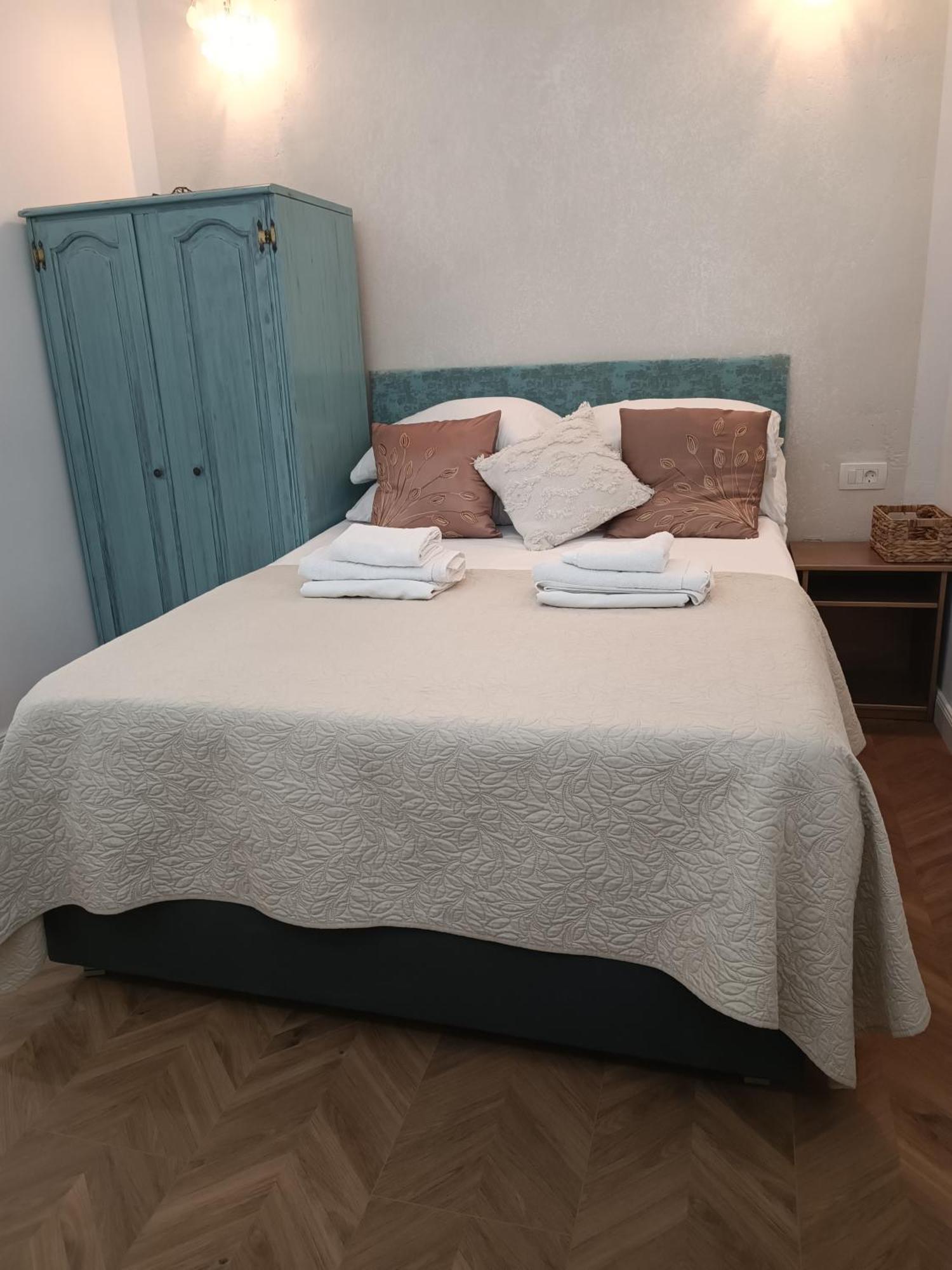 Apartment Golden Sunrise - 4 Ul.Petra Svacica11 바스카보다 외부 사진
